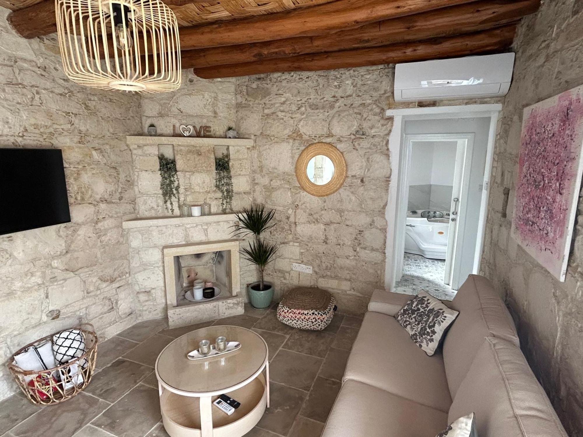 Little Stone House Apartment